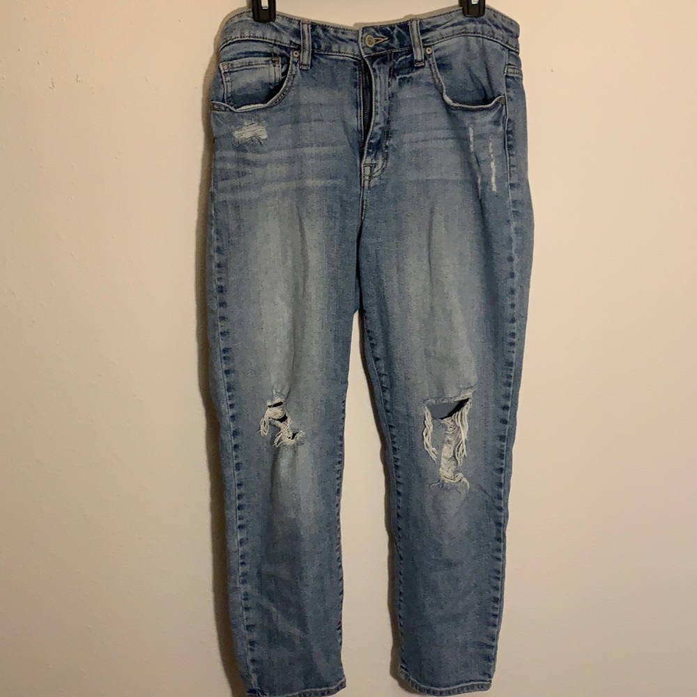 Light wash ripped capris